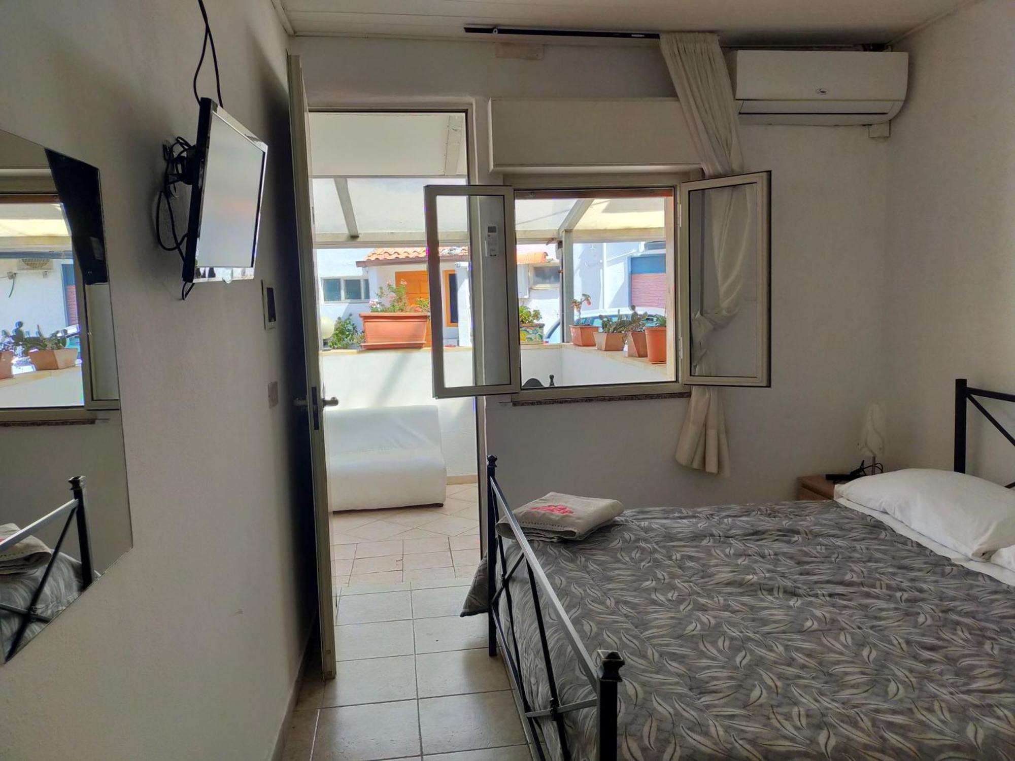 Hotel All'Antico Pozzo Barcellona-Pozzo di Gotto Bagian luar foto